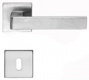 MANIGLIA CON ROSETTA CROMO SATINATA "CAPRI"